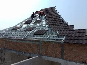 jasa tukang pasang atap baja ringan dan renovasi atap rumah - abumabajaringan 013 jasa tukang pasang atap baja ringan dan renovasi atap rumah - abumabajaringan 013
